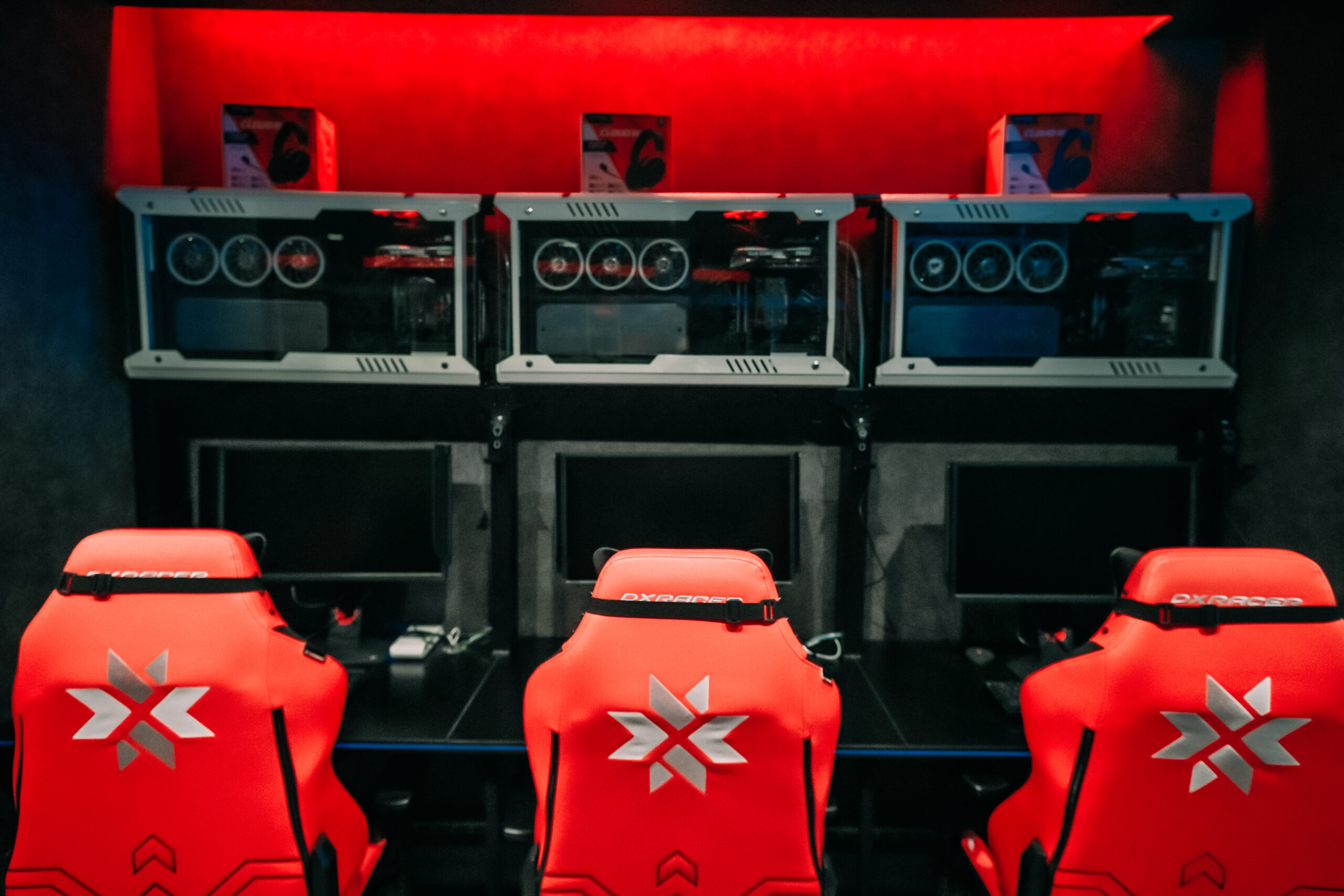 PHOENIX eSPORTS CAFE